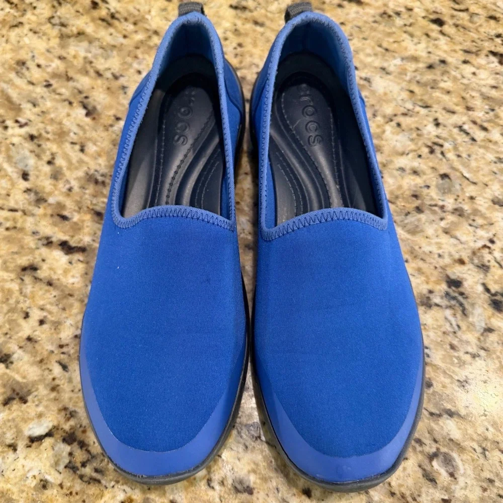 Crocs Duet Busy Day Flat Shoes Womens 10 Blue Slip On Comfort Athleisure Stretch
